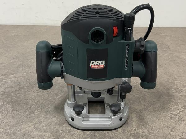 Veiling - Powerplus bovenfrees POWP6050 2100W, Doe-het-zelf en Bouw, Gereedschap | Freesmachines