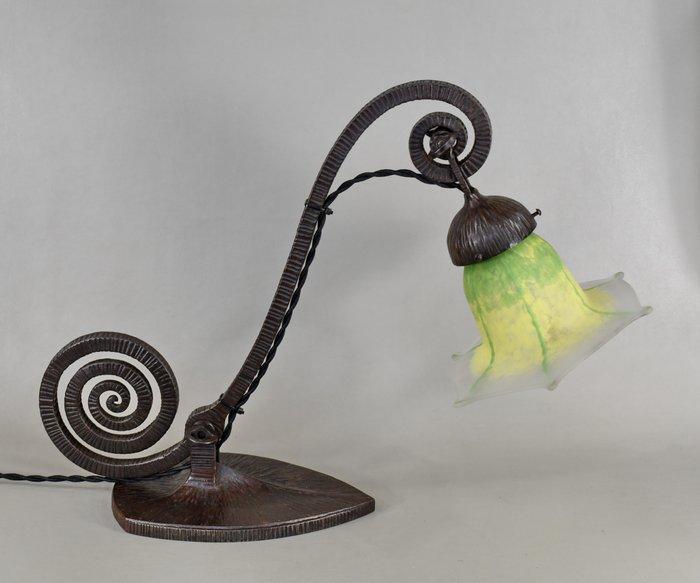 Daum - French art deco desk lamp - Lamp - Glas, smeedijzer, Antiek en Kunst, Kunst | Designobjecten