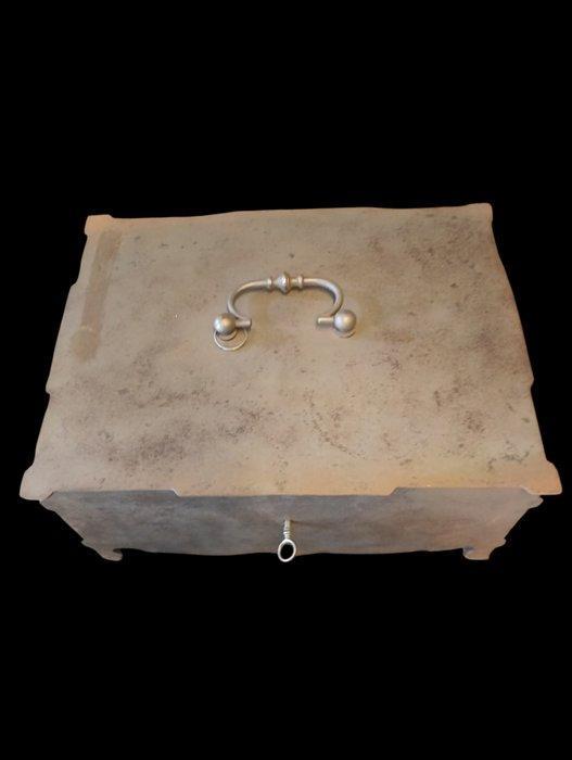 Brandkast - Staal - Oude kluis, Antiek en Kunst, Antiek | Wandborden en Tegels