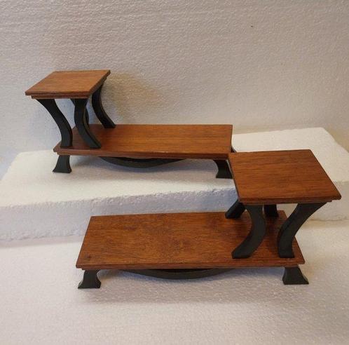 Tafel - 2 hardhouten displays - 2 kleine tafeltjes, Antiek en Kunst, Curiosa en Brocante