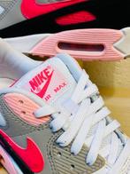 Nike - Veterschoenen - Maat: EU 38.5, Nieuw