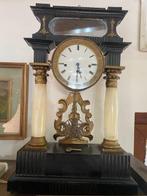 Portico klok - Albast, Messing - 1800-1850