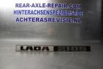 Lada 2105 embleem met plakstrip. (Emblemen, Overig), Nieuw, Lada, Verzenden