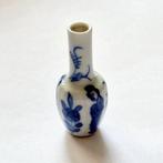 Oud-Chinees Blauw en wit porselein XS parfumhouderfles - 49