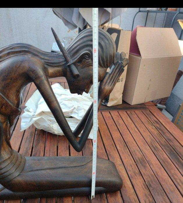 Biddende knielende vrouw - Beeld - Indonesië (Zonder, Antiquités & Art, Art | Art non-occidental