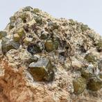 100+ DEMANTOÏDEN, uitstekende GROENE granaten, NAMIBIË!, Verzamelen, Mineralen en Fossielen