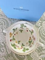 Wedgwood - Wedgwood Wild Strawberry Series Double-Eared Bone