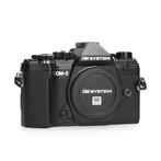 Olympus O-M5 + lader en extra accu third party, Comme neuf, Olympus, Ophalen of Verzenden