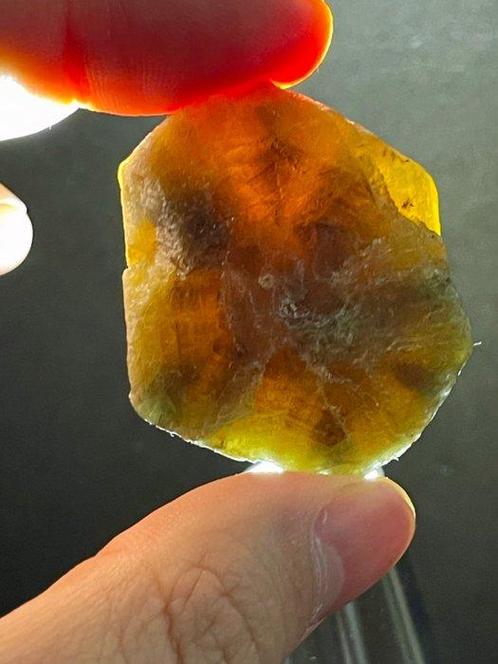 Saffier Uitzonderlijk stuk! Zeldzaam voorkomen. Trapiche, Verzamelen, Mineralen en Fossielen