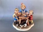 Goebel - Beeldje - M.I. Hummel Goebel HUM 2162 „In der, Antiek en Kunst