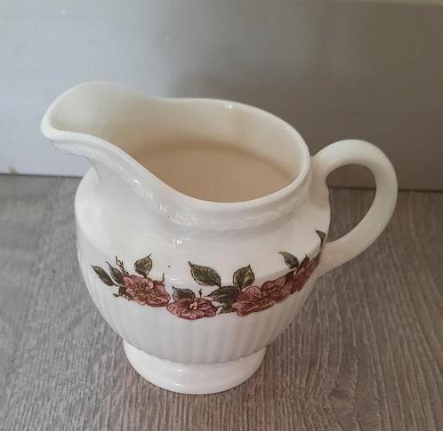Wedgwood - Koffieservies (41) - Briar rose - Keramiek, Antiek en Kunst, Antiek | Meubels | Tafels
