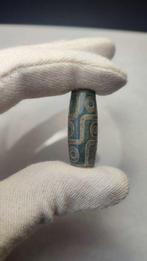 Perle - Équilibre Cosmique - Agate tibétaine à 9 yeux