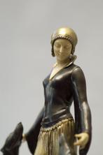 Menneville - Menneville ( Ugo Cipriani ) - sculptuur, Frau