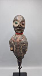 ZELDZAAM EN INDRUKWEKKEND VODOU-BEELDJE - ONTZAG - Benin, Antiek en Kunst