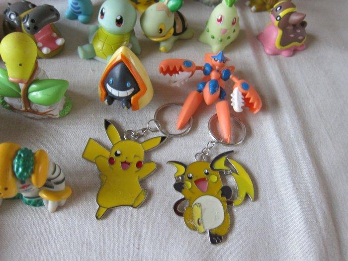 bandai tomy pokemon lot off about 70 +/- figures, Consoles de jeu & Jeux vidéo, Consoles de jeu | Accessoires Autre
