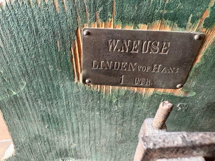 neuse - w. Neuse - Balans of weegschaal - diverse, Antiek en Kunst, Antiek | Overige Antiek