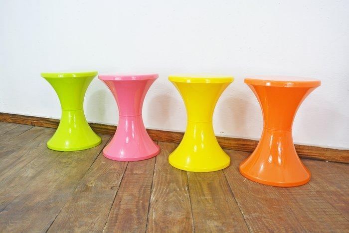 Tabouret - Plastique - Quatre tabourets vintage, Antiek en Kunst, Kunst | Designobjecten