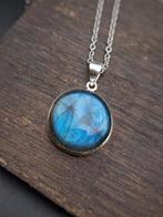 Sieraad van 925-zilver met blauwe labradoriet van