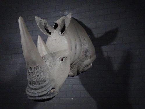Large replica White Rhinoceros head-mount Taxidermie replica, Verzamelen, Dierenverzamelingen