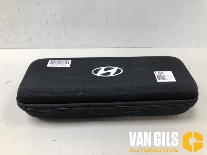 Stekker Hyundai Ioniq O327625, Autos : Pièces & Accessoires, Carrosserie & Tôlerie