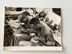 Robert Capa (1913-1954) / Pix. - British Machine Gunner