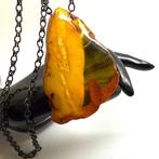 Pendentif et collier en ambre naturel ancien de style