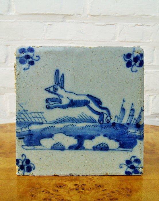 Tegel - 1650-1700 - Springende haas, Antiek en Kunst, Antiek | Glaswerk en Kristal