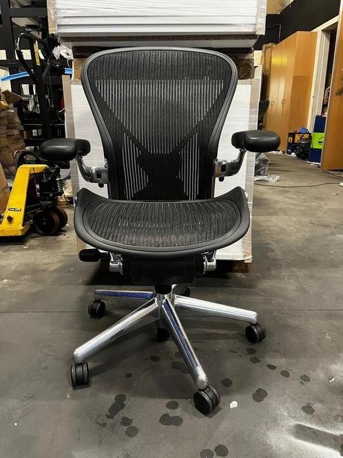 Herman Miller Aeron maat B bureaustoel Aluminium full option, Huis en Inrichting, Bureaustoelen, Bureaustoel, Zwart, Zo goed als nieuw