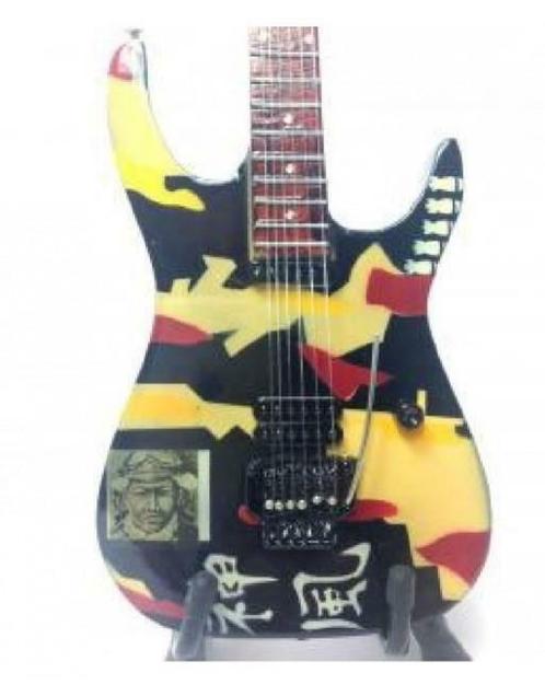 Miniatuur ESP Kamikaze 1 gitaar met gratis standaard, Collections, Musique, Artistes & Célébrités, Envoi
