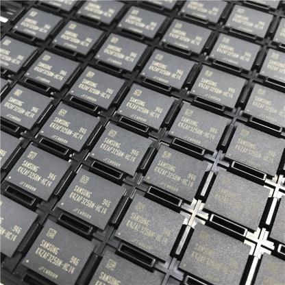K4ZAF325BM-HC14 2GB SAMSUNG FBGA180 Memory Chip, Informatique & Logiciels, Ordinateurs & Logiciels Autre