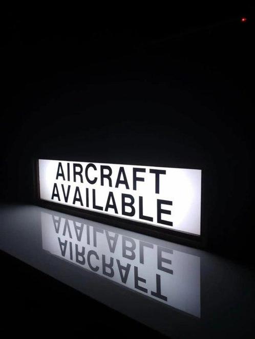 Aircraf Available - Original Airport Illuminated Sign -, Antiek en Kunst, Antiek | Wandborden en Tegels