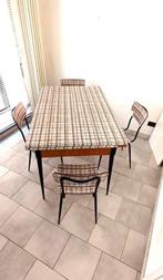 Eettafel (6) - Mier - Tafel+4 stoelen+kruk