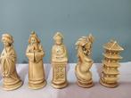 Schaakspel - Oosterse stukken o.a. Boeddha, Draken, Keizer