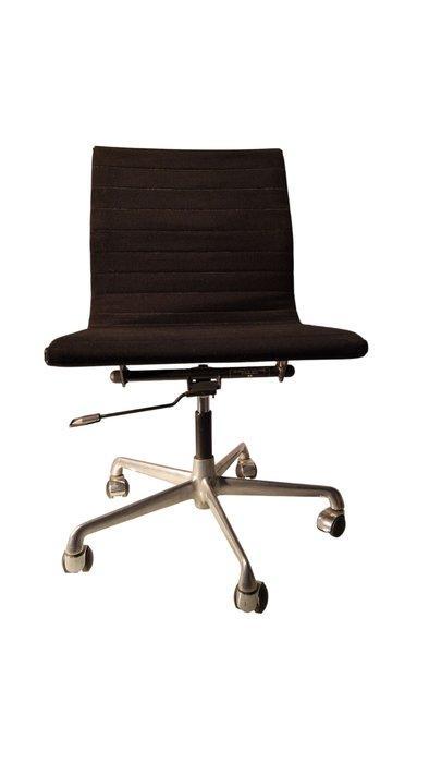 ICF - Charles & Ray Eames - Stoel - EA107 - IJzer, Textiel, Antiek en Kunst, Antiek | Meubels | Stoelen en Sofa's