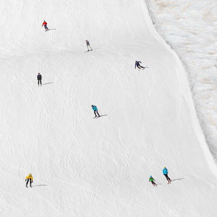 Rosario Civello - Two Firs and Twenty-one Skiers, Antiek en Kunst, Kunst | Designobjecten