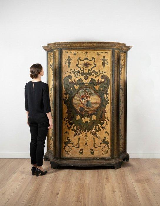 Kleerkast - Polychroom hout - Antieke Piemontese garderobe, Antiquités & Art, Antiquités | Meubles | Chaises & Canapés