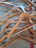 Kapstok (29) - Vintage kledinghangers - Hout - Kleerhangers
