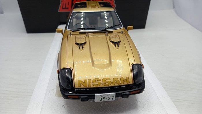 Autoart 1:18 - Modelauto - Nissan Fairlady 280Z Seibu, Hobby en Vrije tijd, Modelauto's | 1:5 tot 1:12