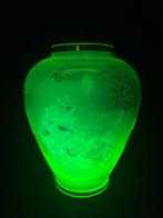 Vaas  - Uranium glas - grote vaas