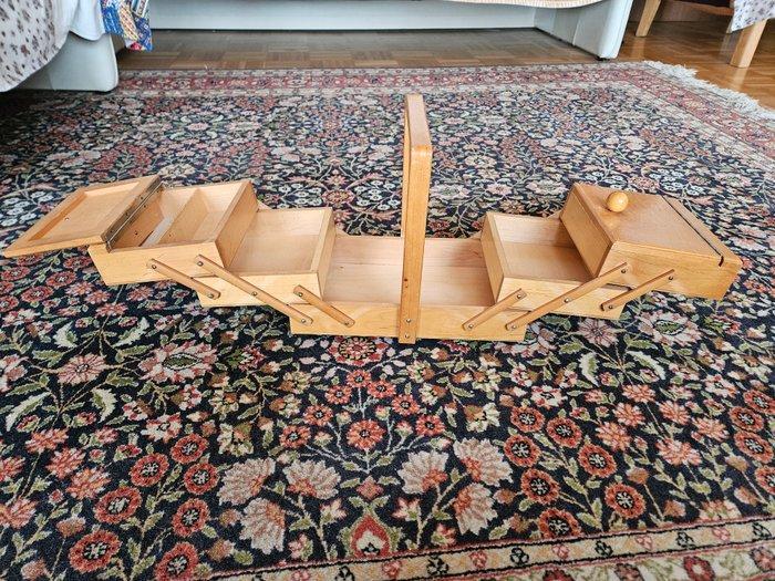 Naaidoos - Hout, Antiek en Kunst, Curiosa en Brocante