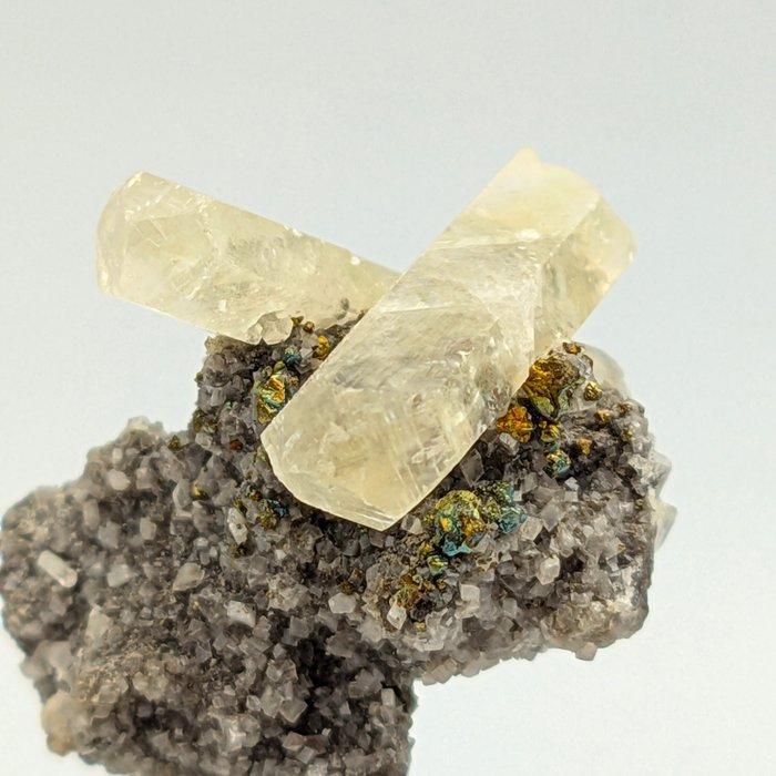 Fantastische citrinen stenen met iriserende calcopirite, VS., Collections, Minéraux & Fossiles