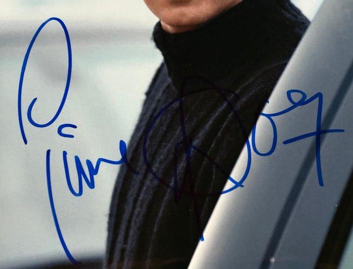 Pierce Brosnan - James Bond 007 Die Another Day 2002, Verzamelen, Film en Tv