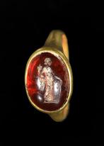 Oud-Romeins Goud Ring met garnet intaglio van Fortuna, Antiek en Kunst