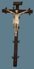 Crucifix - Bois, Christ polychrome (120 cm.) - 18e/19e