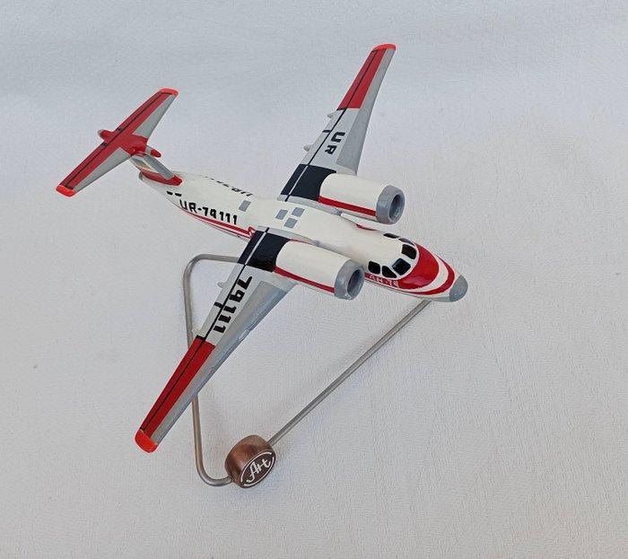 Modelvliegtuig - Een volledig metalen model van het, Antiek en Kunst, Antiek | Wandborden en Tegels