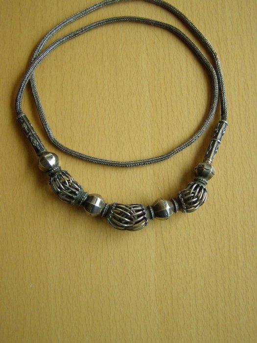 HALSKETTING SRI LANKA - 105 gram - Zilver - Sri Lanka -, Antiek en Kunst, Kunst | Niet-Westerse kunst