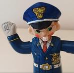 T.N. (Nomura) - Blikken speelgoed - Tin wind-up policeman