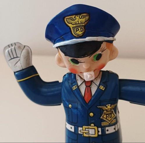 T.N. (Nomura) - Blikken speelgoed - Tin wind-up policeman, Antiek en Kunst, Antiek | Speelgoed