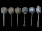 Post-middeleeuws Tin (6) Tinnen lepels met makersmerken -