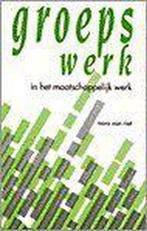 Groepswerk in het maatschappelijk werk 9789025500856, Boeken, Verzenden, Gelezen, N. van Riet
